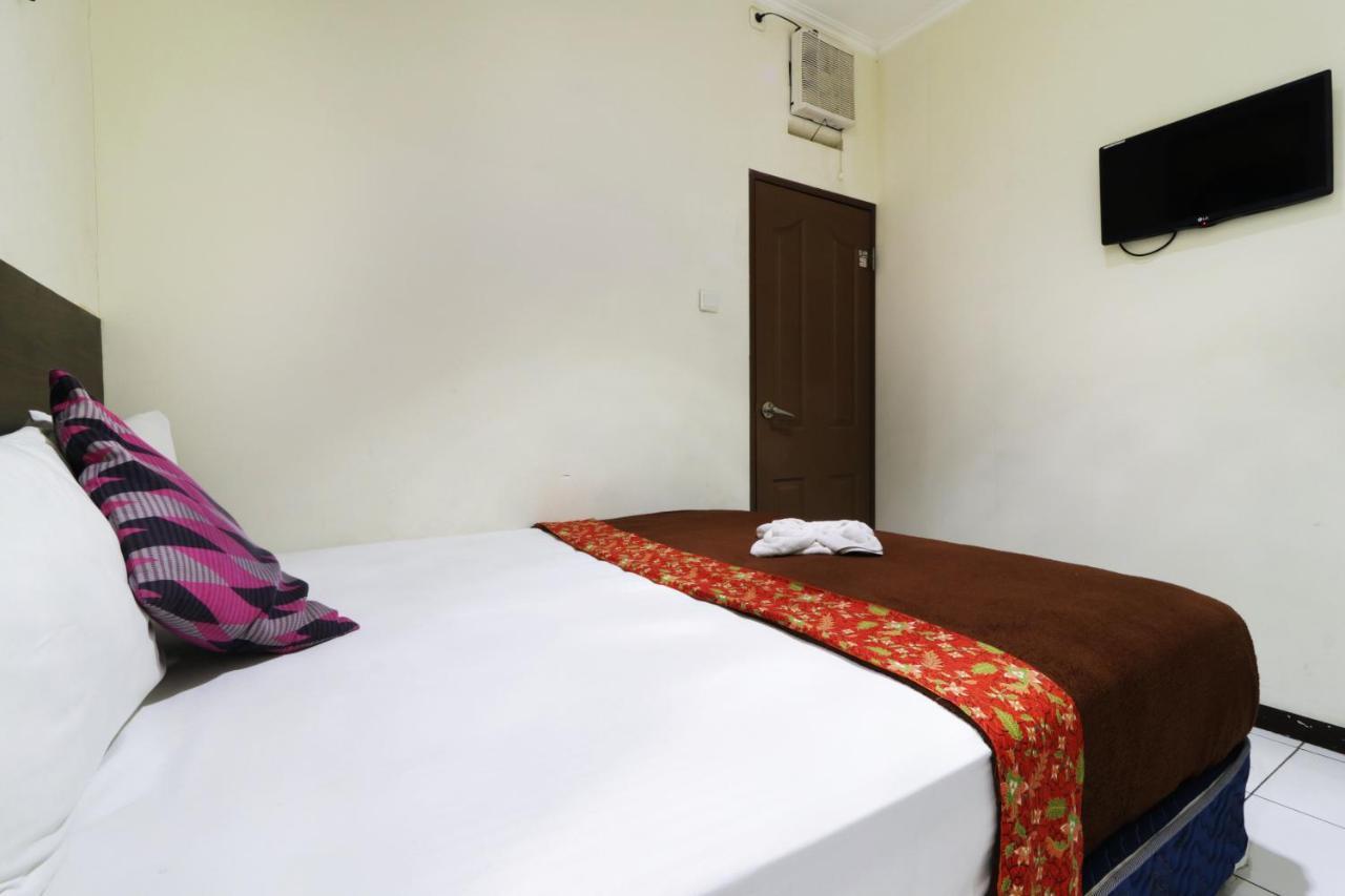 Bantal Guling Pasar Baru Hotel Bandung Exterior photo