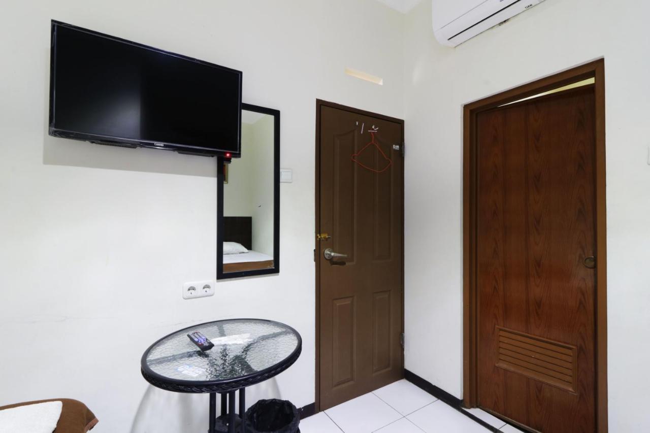 Bantal Guling Pasar Baru Hotel Bandung Exterior photo